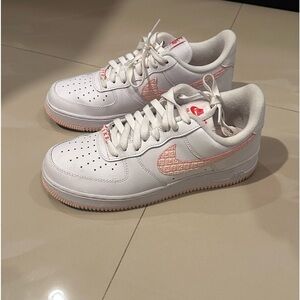 **RARE** Air Force 1s - Valentines Day Edition M7.5/W9.5